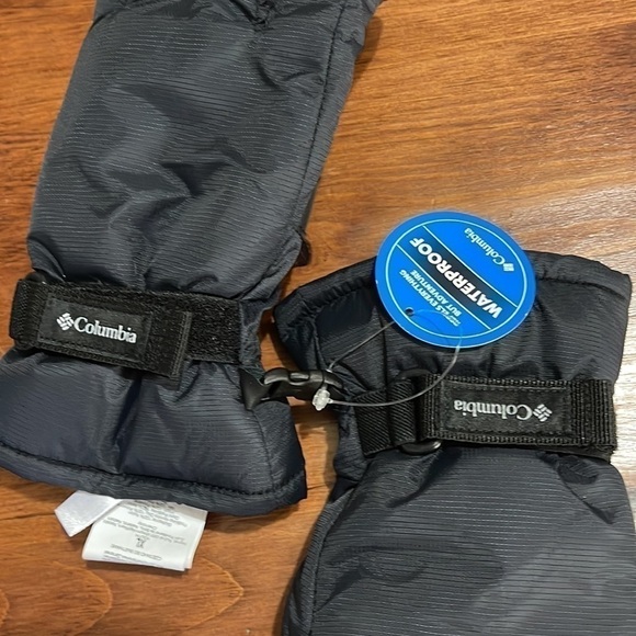 Columbia youth XL mittens in black - tags still on - Picture 4 of 6